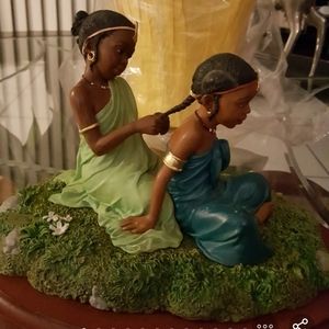 Thomas Blackshear sculpture: Sisters Forever
